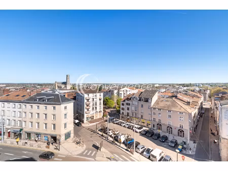 hyper centre  ascenseur 5ème étage balcon