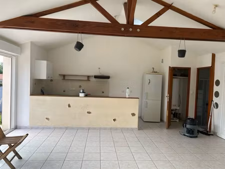 maison de plain-pied dans un hameau de port-saint-père