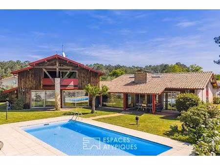 villa d'architecte à lanton-cassy : volume et potentiel