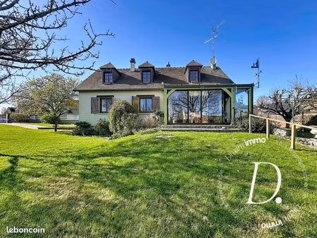 maison 8 pièces 142 m²