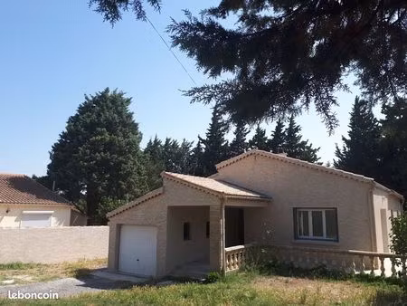 roquemaure jolie villa dans petit lotissement