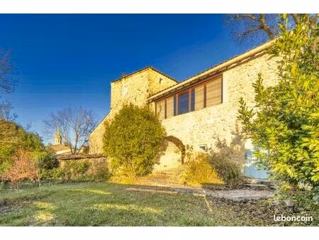 maison 8 pièces 136 m²