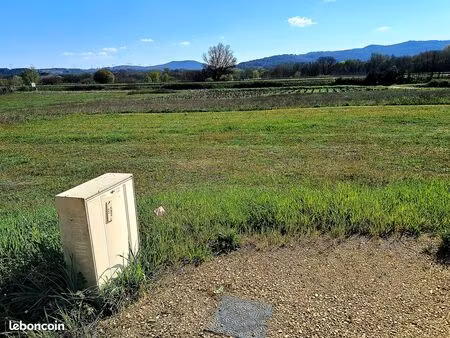 nouveau  rare très beau terrain constructible complètement viabilisé  plat  au calme  libr