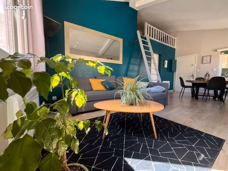 [charme & histoire] t2 d'exception avec mezzanine  dernier étage  vue exceptionnelle – cœu