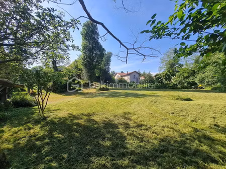 vente terrain 2432 m² à romans-sur-isere (26100)  135 000 €