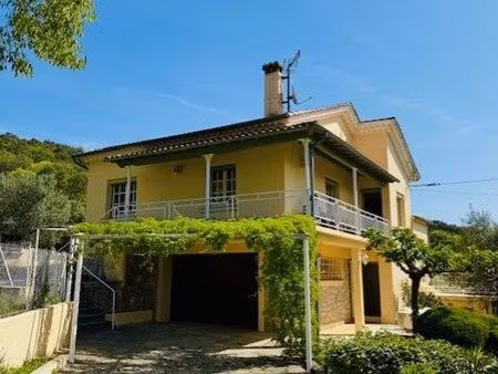 villa 5 pièces 100 m²