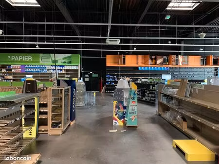 local commercial 1029 m² gouesnou
