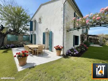 mas 6 pièces 209 m²