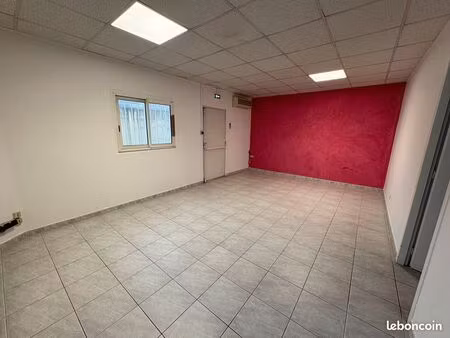 local + hangar de 83.76m²