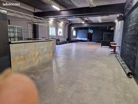 local commercial dancing entrepote