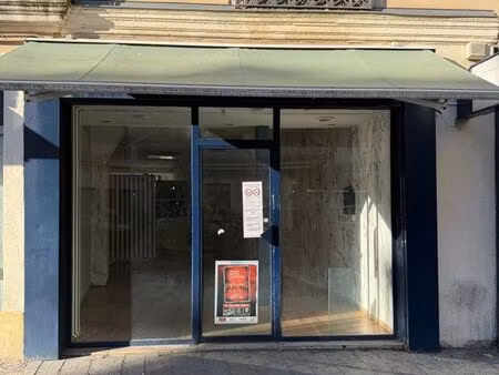 local commercial centre ville