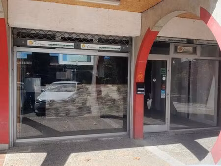 a louer local commercial