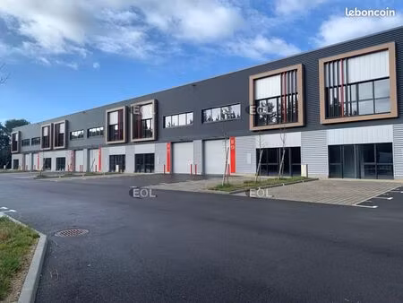 local d'activité 4 325 m²