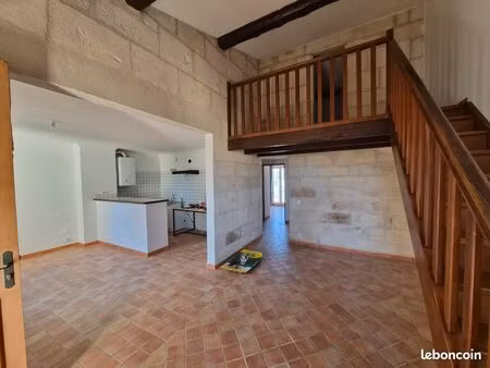 appartement 3 pièces de 75 m2  rue nationale proche des doctrinaires  au 2ème étage d’un p