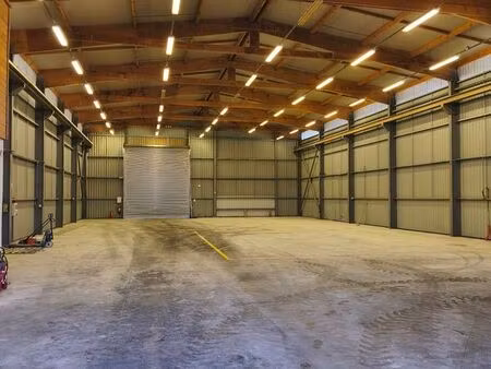 hangar à louer remoulins