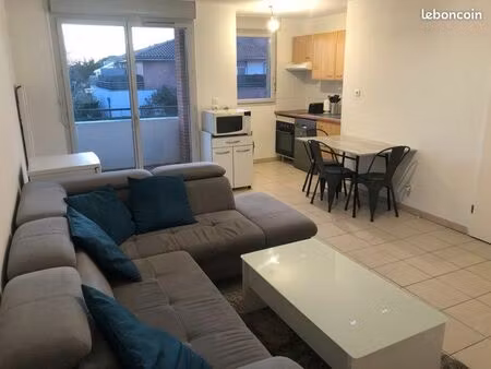 à louer – t2 meublé 43 m² avec piscine – résidence sécurisée “les berges du canal”