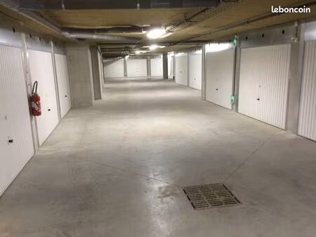 location garage boxe 18 m2