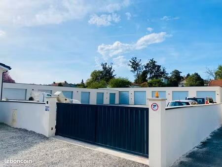 boxs securises de 24 à 80 m2