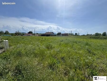 terrain 818 m² palaminy
