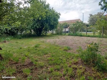 terrain 325 m² launaguet