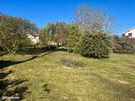 terrain 725 m² gragnague
