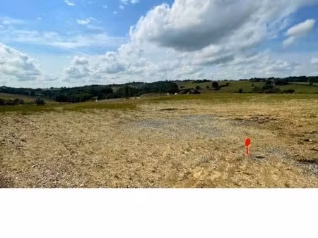 terrain 700 m² corronsac
