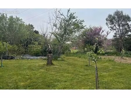 terrain 955 m² lanta