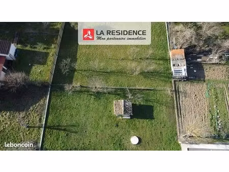 terrain 1 004 m² revel