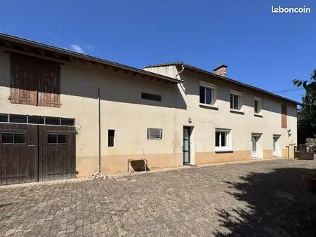 ancienne fermette de type 6 avec dépendance