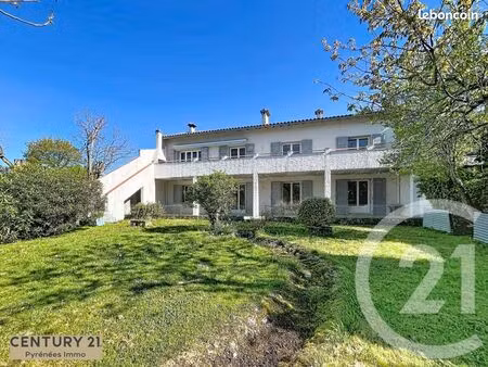 maison 10 pièces 261 m²