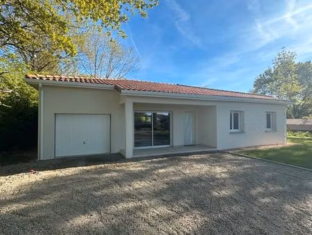 maison contemporaine nichée au calme  à deux pas des commerces