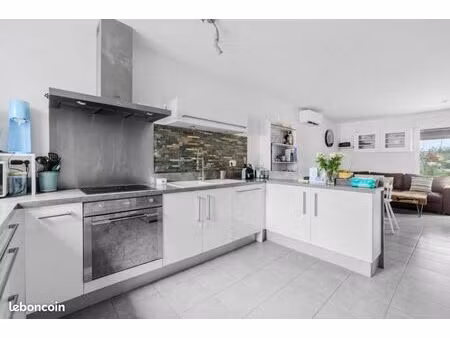 villa 4 pièces 80 m²