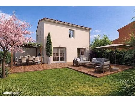 plein centre frouzins  maison neuve 4 chb et jardin