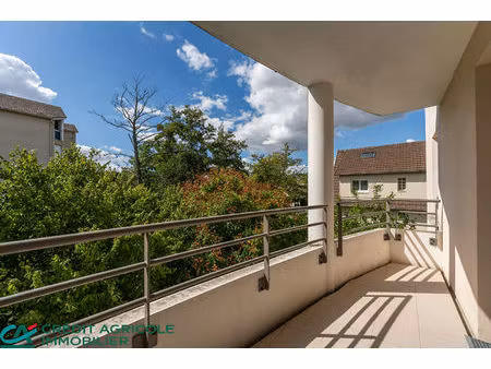 t2 pièces de 42.93 m² avec une double place de parking