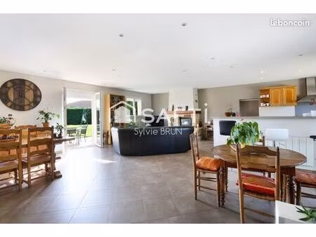 maison 4 pièces 121 m²