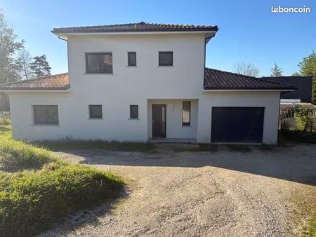 maison neuve. 5 pièces. 130 m2