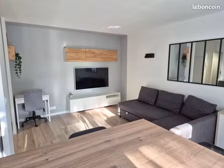 t2 meublé 45m² - terrasse 23m² - box fermé - sept deniers