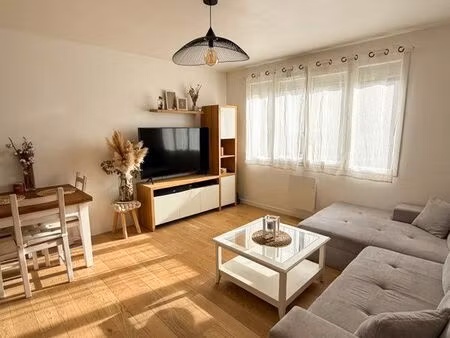 t3 lumineux meublé - guilhemery