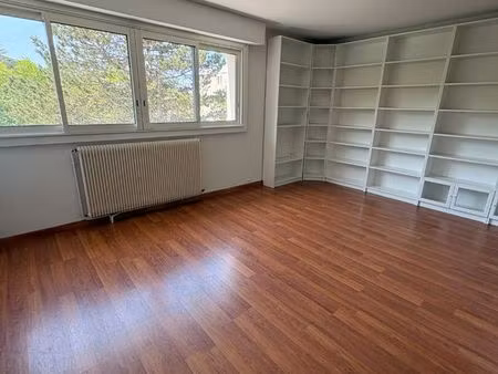 appartement 3 pièces 81 m²