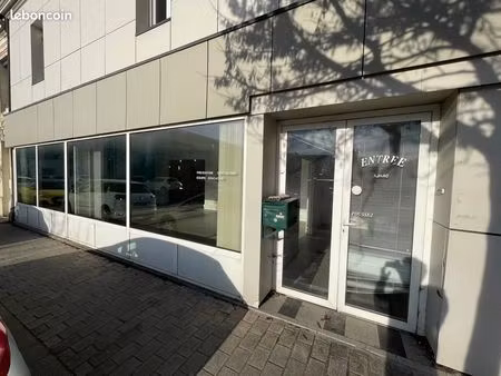 local commercial 202 m² floirac