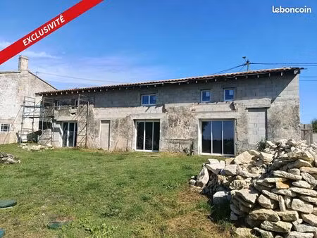 propriété 1 pièce 100 m²