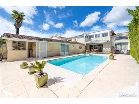 location maison piscine 4 chambres proche bordeaux