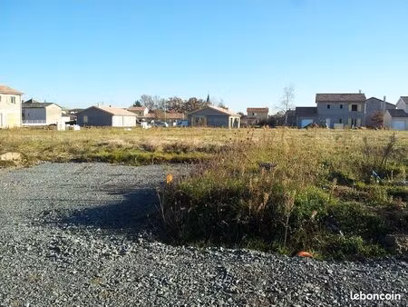 terrain 320 m² la lande de fronsac