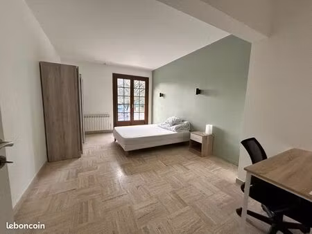 chambre 18m2 - parking et jardin - tram b à 50m