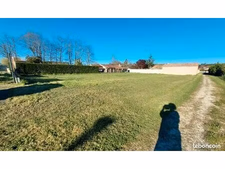 terrain viabilisé centre bourg proche pharmacie