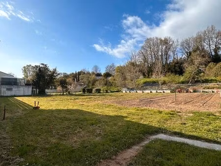 terrain constructible à bourg-sur-gironde