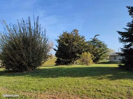 terrain 800 m² camarsac