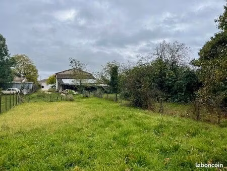 terrain 1 000 m² les billaux