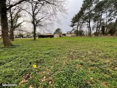 terrain 1 600 m² queyrac