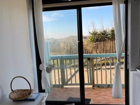 t2 front fe mer-soulac-sur-mer-acces direct plage-calme-parking